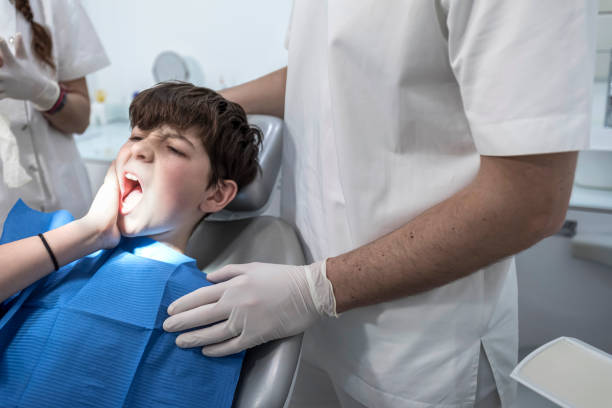 Best Emergency Tooth Extraction in Maysville, GA